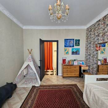 Продается Многокомнатная квартира, 107,7 м²