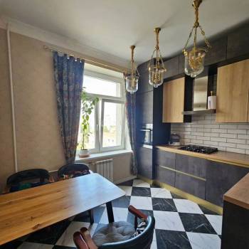 Продается Многокомнатная квартира, 107,7 м²