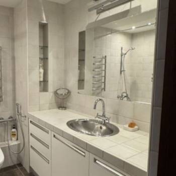 Сдается Многокомнатная квартира, 84 м²