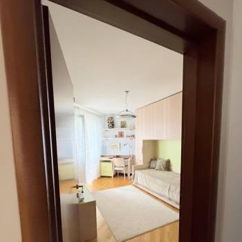 Сдается Многокомнатная квартира, 84 м²