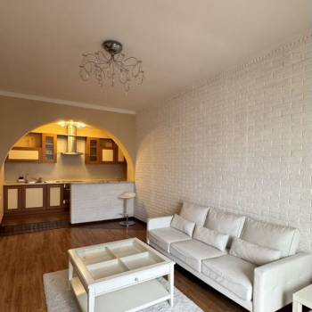 Сдается 2-х комнатная квартира, 76 м²