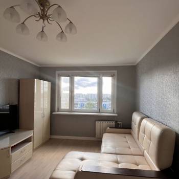 Продается 1-комнатная квартира, 39 м²