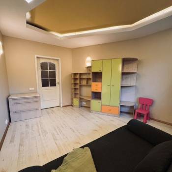 Сдается 2-х комнатная квартира, 77 м²