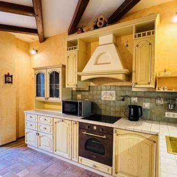 Сдается 2-х комнатная квартира, 77 м²
