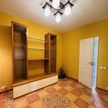 Сдается 2-х комнатная квартира, 77 м²