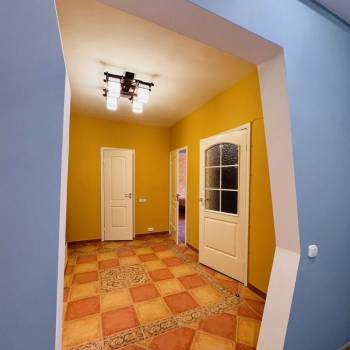 Сдается 2-х комнатная квартира, 77 м²