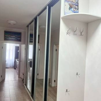 Сдается 1-комнатная квартира, 60 м²