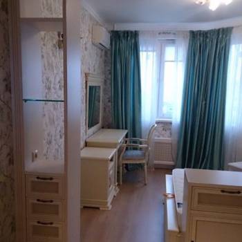 Сдается 1-комнатная квартира, 43 м²