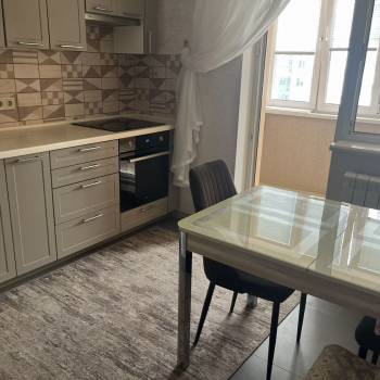 Сдается 2-х комнатная квартира, 70 м²