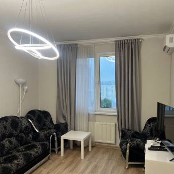 Продается 1-комнатная квартира, 37,5 м²