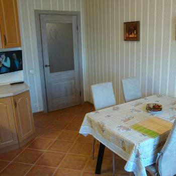 Сдается 1-комнатная квартира, 56,5 м²