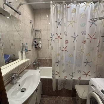Сдается 2-х комнатная квартира, 75 м²