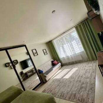 Продается 1-комнатная квартира, 37 м²