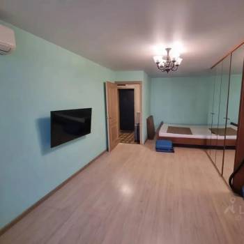 Продается 1-комнатная квартира, 40 м²