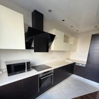 Сдается 2-х комнатная квартира, 77,4 м²