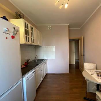 Продается 1-комнатная квартира, 37 м²