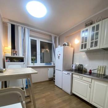 Продается 1-комнатная квартира, 37 м²