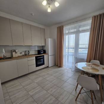 Сдается 1-комнатная квартира, 42 м²
