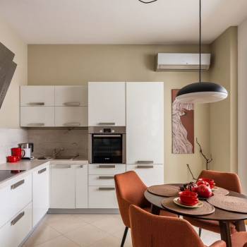 Продается 1-комнатная квартира, 54 м²