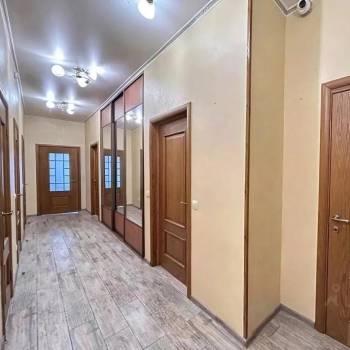 Продается Многокомнатная квартира, 186 м²