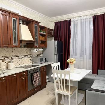 Сдается 1-комнатная квартира, 42 м²