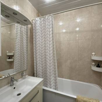 Сдается 1-комнатная квартира, 42 м²