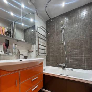 Сдается Многокомнатная квартира, 72,8 м²
