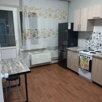 Сдается 1-комнатная квартира, 39 м²