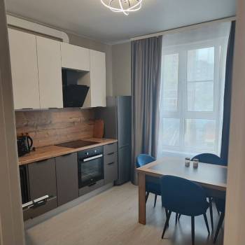 Сдается 1-комнатная квартира, 43 м²