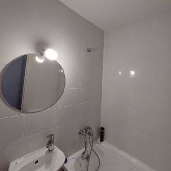 Продается 1-комнатная квартира, 32 м²