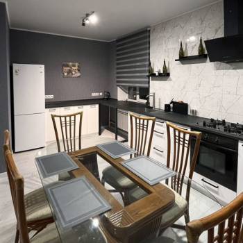 Сдается Многокомнатная квартира, 100 м²