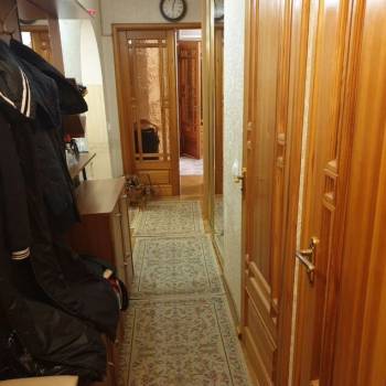 Продается Многокомнатная квартира, 77 м²