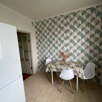 Сдается 1-комнатная квартира, 38 м²