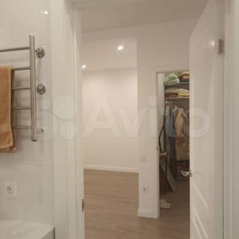 Продается 1-комнатная квартира, 42 м²