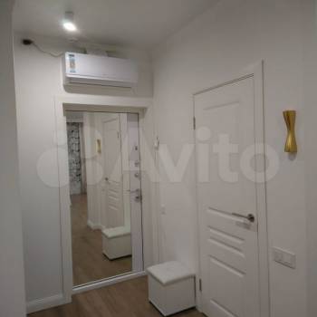 Продается 1-комнатная квартира, 42 м²