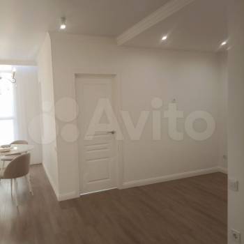 Продается 1-комнатная квартира, 42 м²