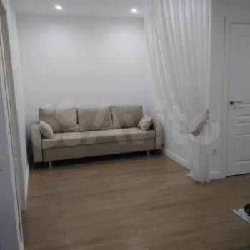 Продается 1-комнатная квартира, 42 м²