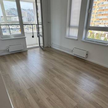 Продается Многокомнатная квартира, 97,4 м²