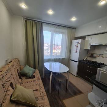 Сдается 1-комнатная квартира, 49 м²