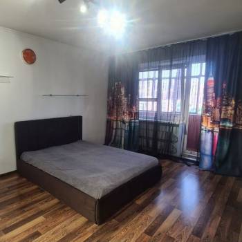 Сдается 1-комнатная квартира, 49 м²