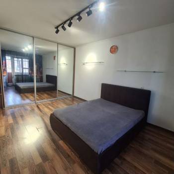 Сдается 1-комнатная квартира, 49 м²