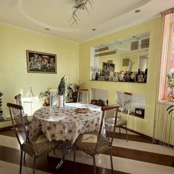 Продается Многокомнатная квартира, 134,3 м²