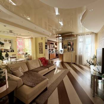 Продается Многокомнатная квартира, 134,3 м²