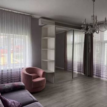 Продается 1-комнатная квартира, 55,8 м²