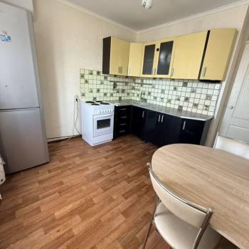 Сдается 1-комнатная квартира, 37,5 м²