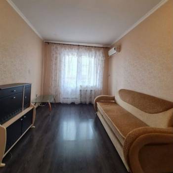 Сдается 1-комнатная квартира, 42 м²