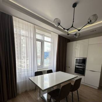 Продается 2-х комнатная квартира, 104 м²