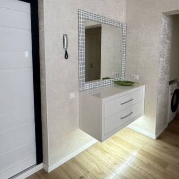 Сдается 2-х комнатная квартира, 105 м²