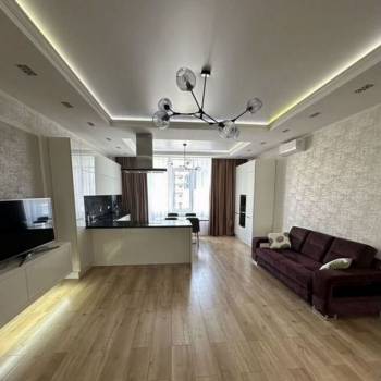 Сдается 2-х комнатная квартира, 105 м²