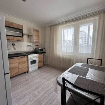 Сдается 1-комнатная квартира, 42 м²